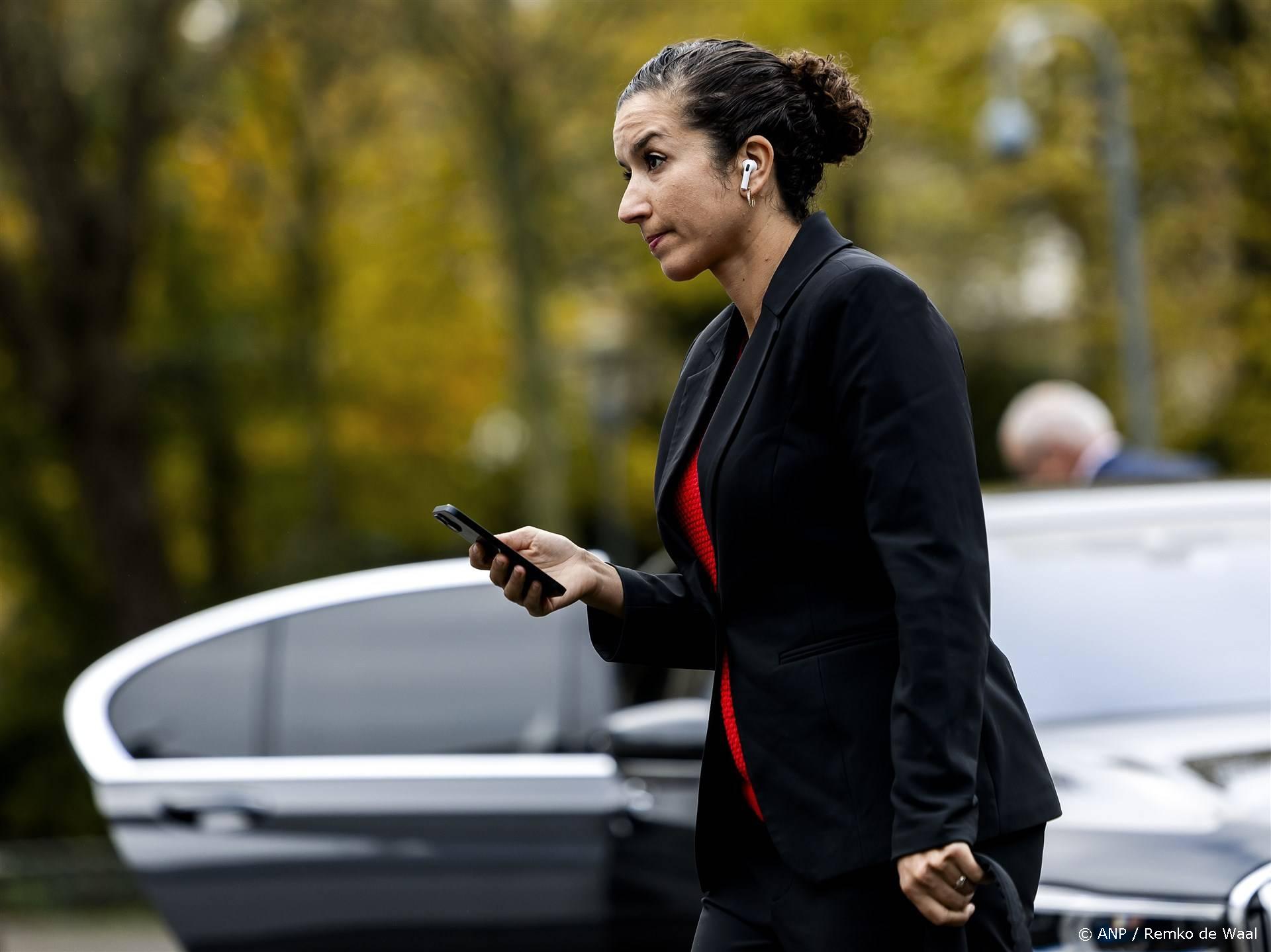 Le patriotisme et le courage de Nora Achahbar, secrétaire d’Etat néerlandaise d’origine marocaine