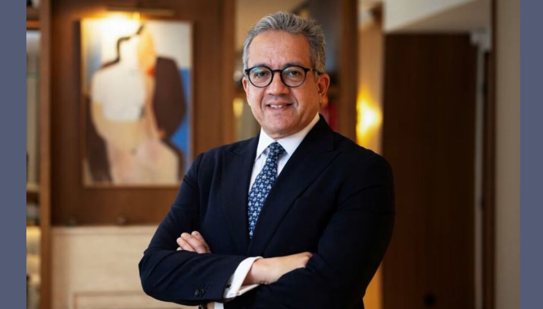 SM le Roi félicite l’égyptologue Khaled El-Enany pour son élection directeur général de l’UNESCO