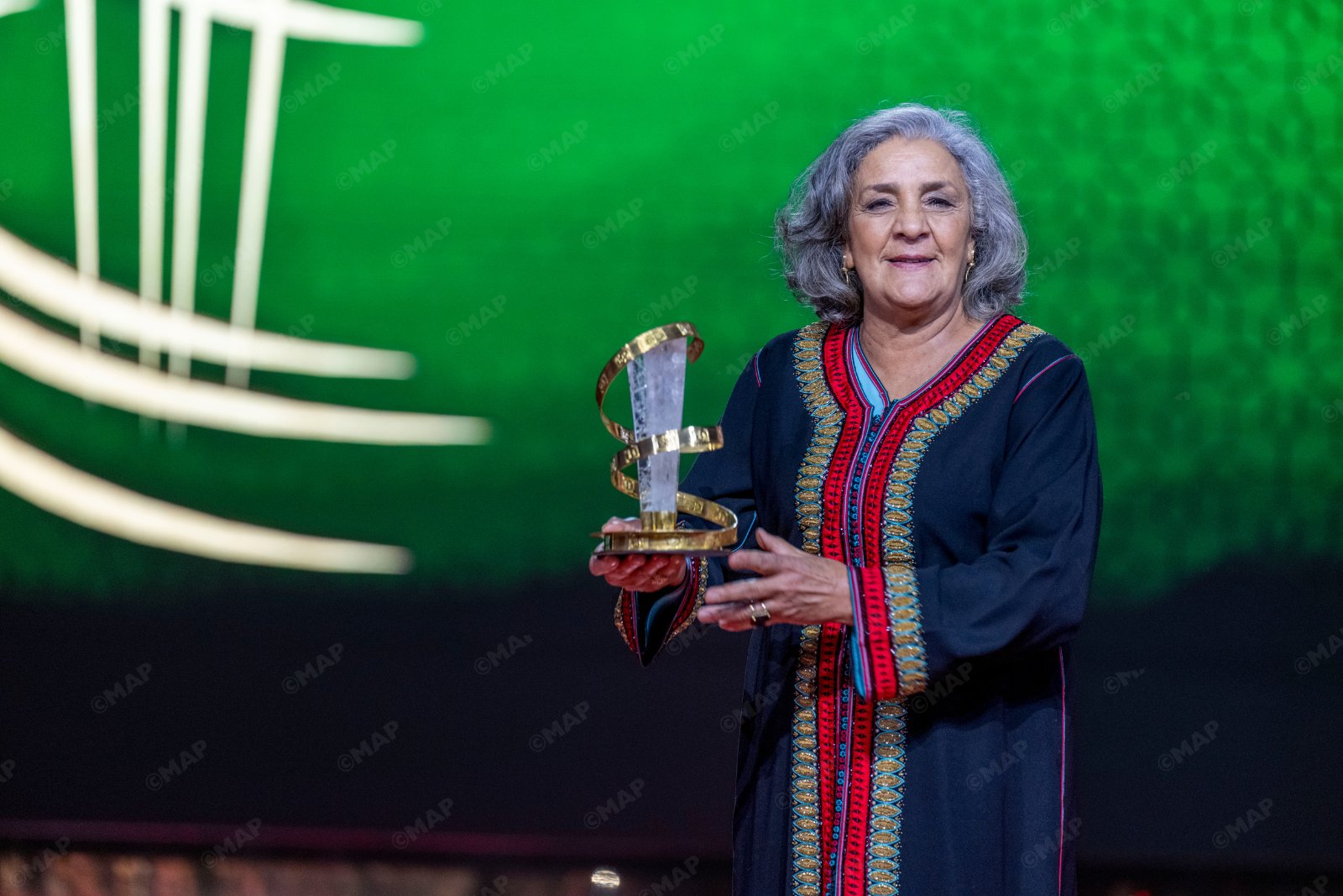 22ème FIFM: L’actrice “Raouya” ovationnée lors d’un hommage touchant [Vidéo]