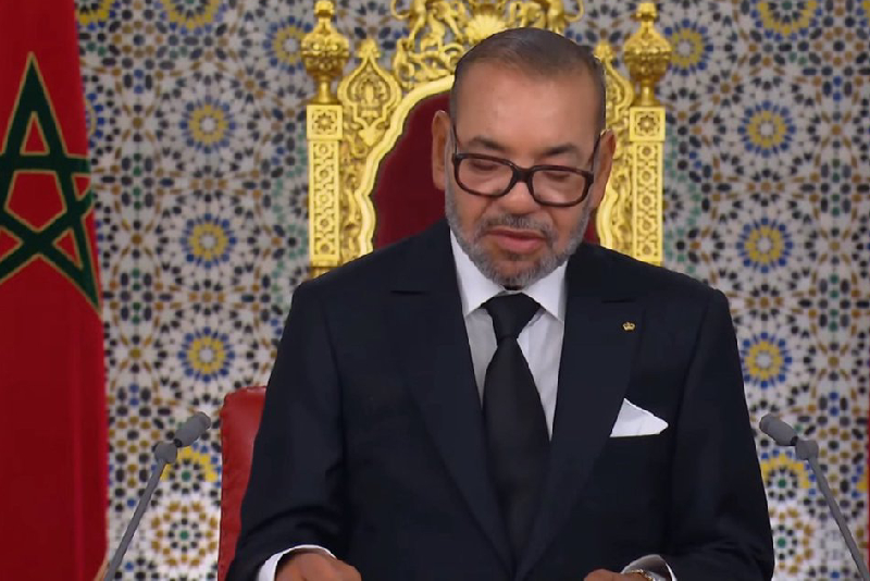 Sa Majesté le Roi souffre d’une lombosciatalgie mécanique, associée à une contracture musculaire, sans aucun signe de gravité