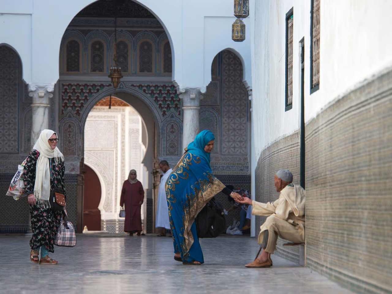 Des millions de touristes pour zéro mendicité : utopie ou choix politique possible ?