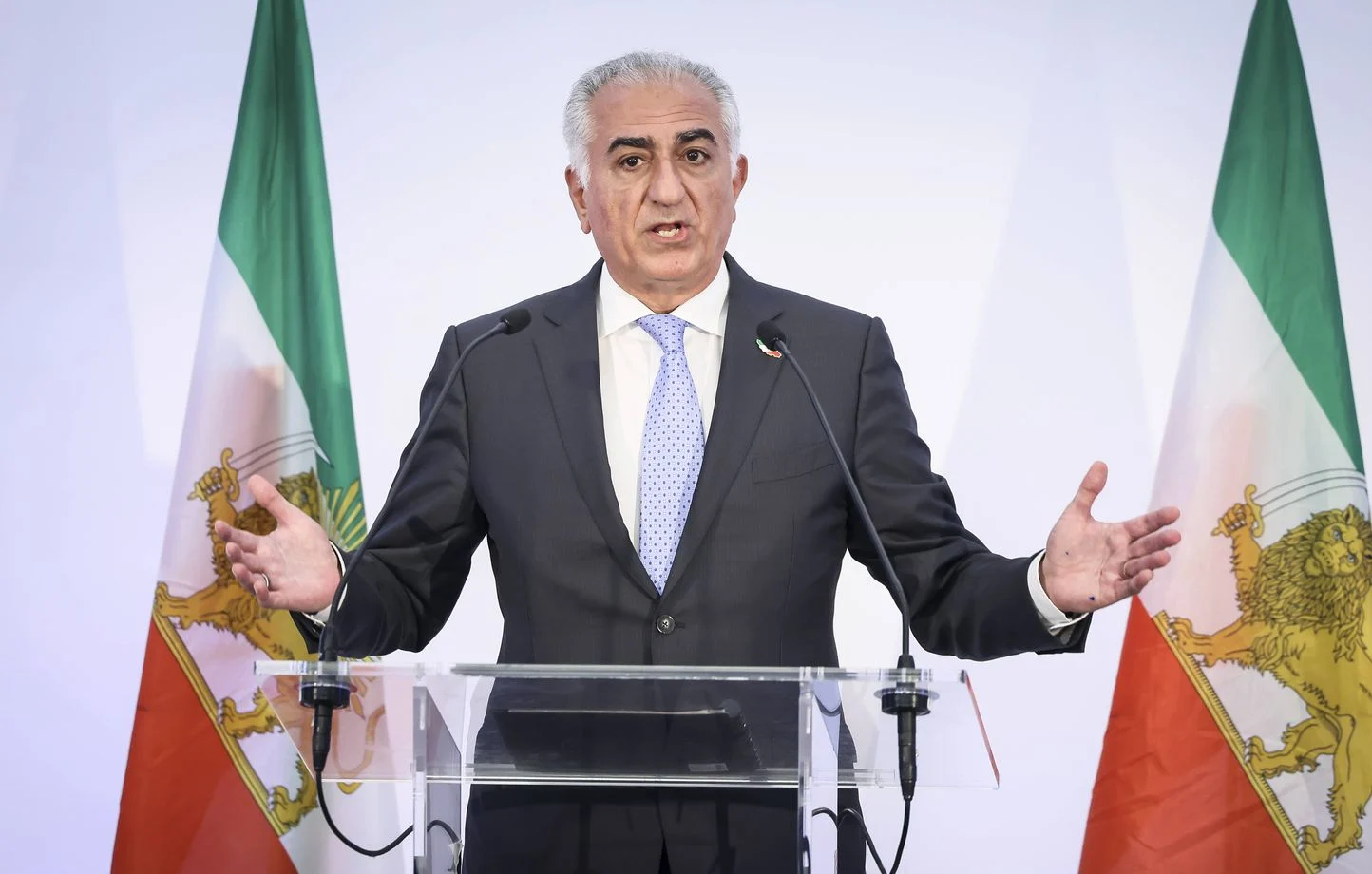 « Restez chez vous »:  l&rsquo;adresse inquiétante aux Iraniens du fils aîné du dernier Chah