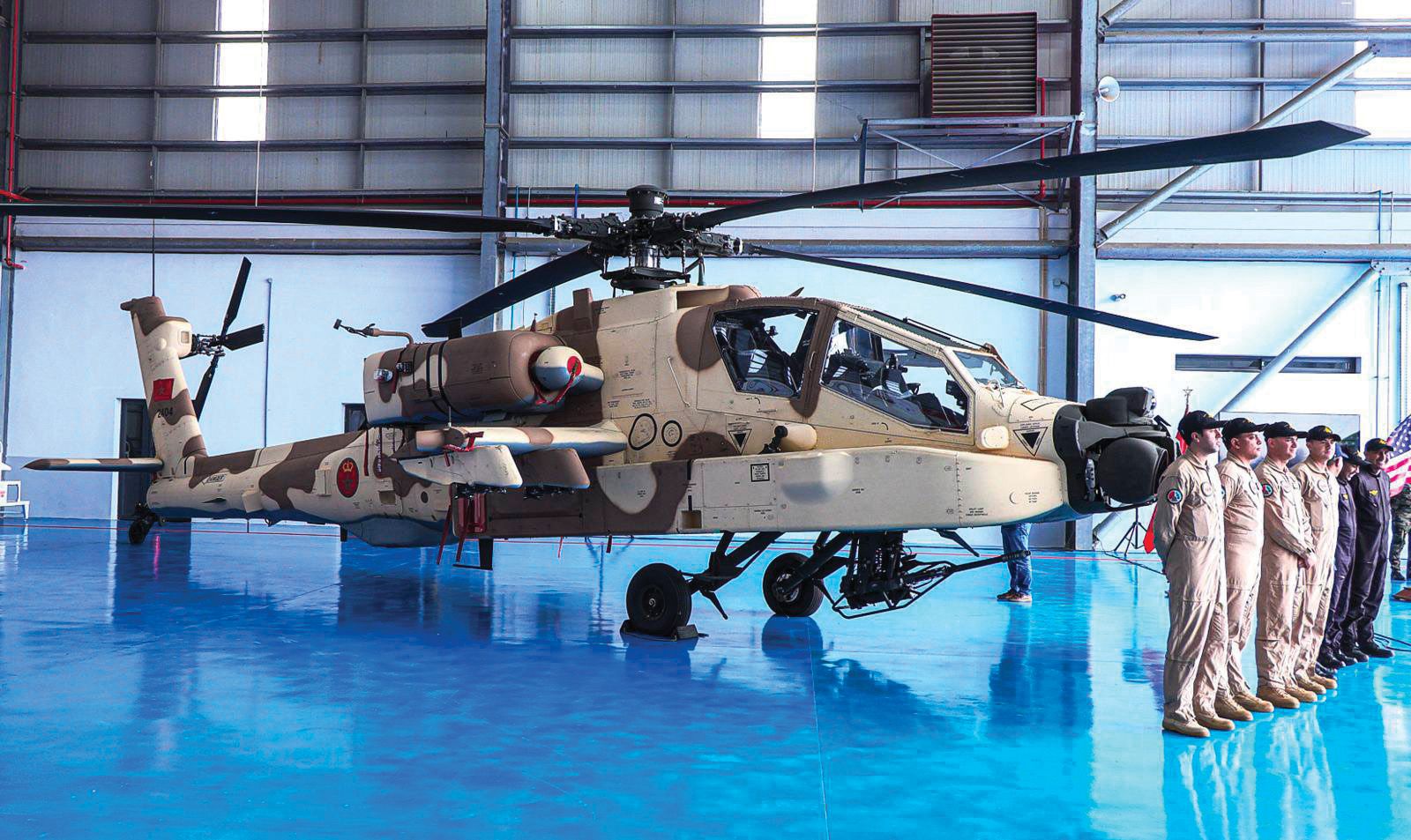 Le Maroc prend livraison d&rsquo;un deuxième lot d&rsquo;hélicoptères AH-64E Apache