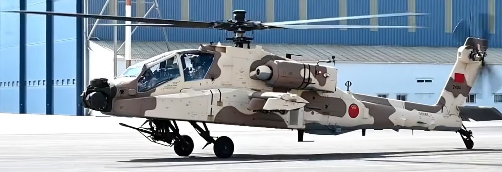 En vidéo – Baptême du feu pour les hélicoptères d’attaque AH-64E Apache des Forces Royales Air