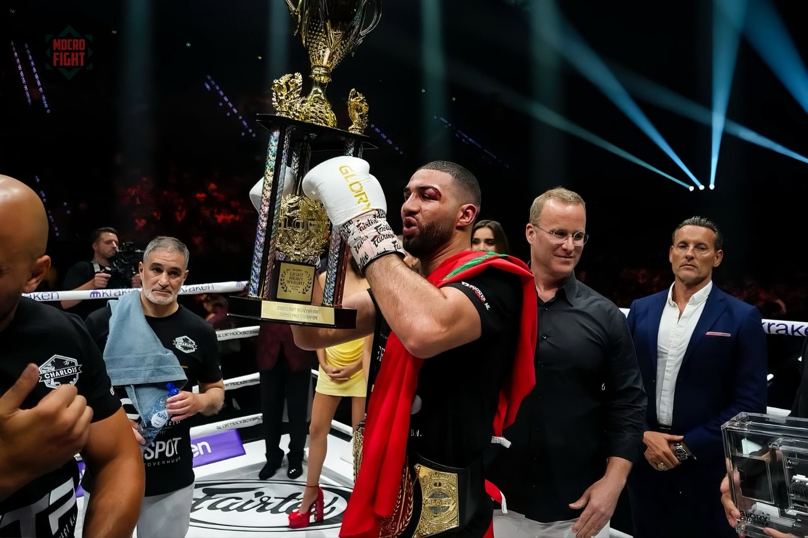 Kickboxing. Touchassie sur le toit du monde, Sa Majesté le Roi salue « un exploit sportif remarquable »